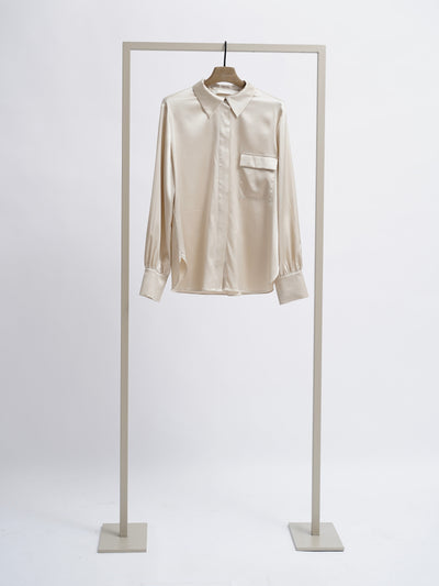 Herzen's Angelegenheit Seidenbluse mit aufgesetzter Tasche Shark