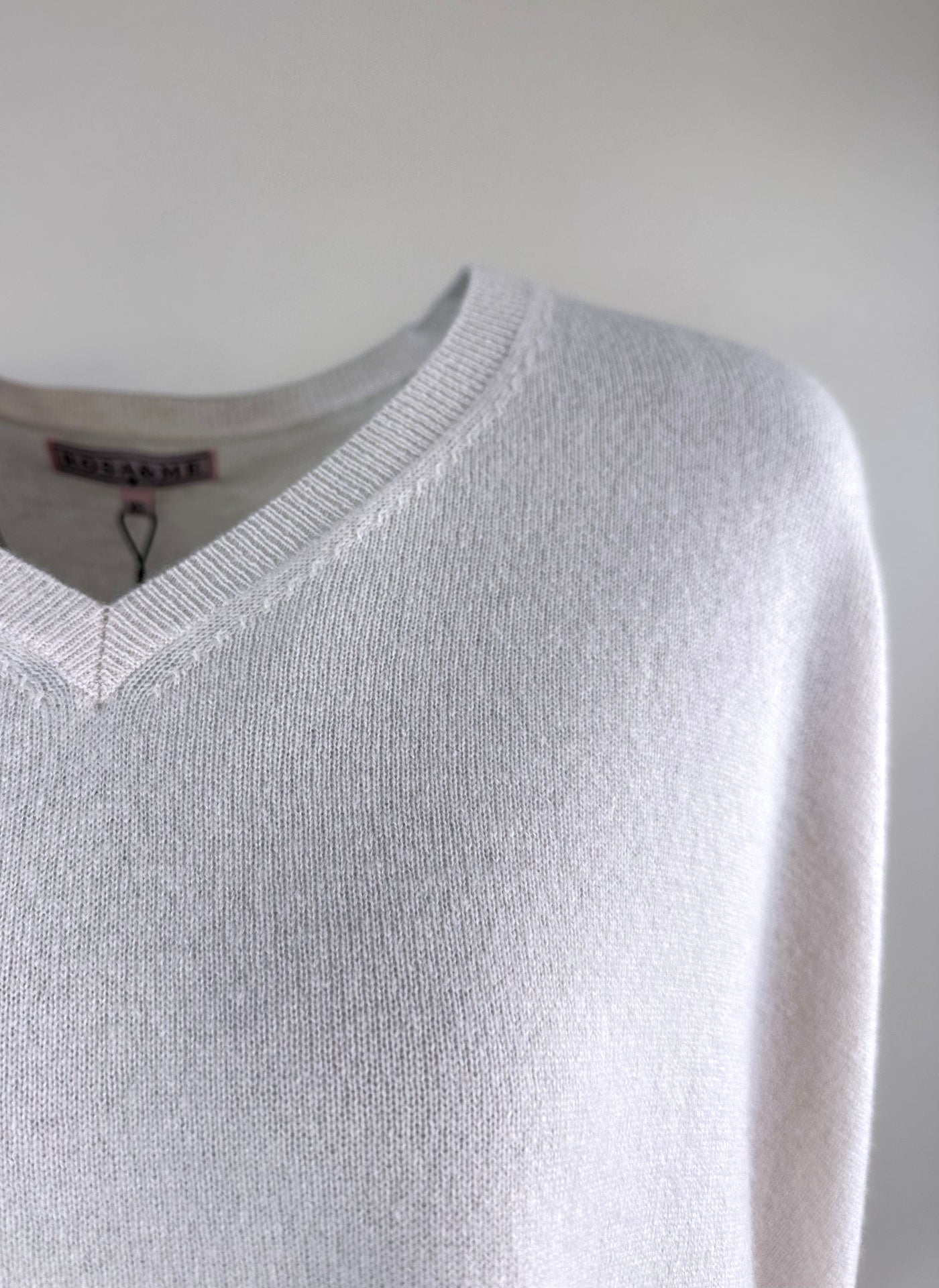 Rosa & Me Kaschmirpullover mit seitlichen Schlitzen und Schleifendetail