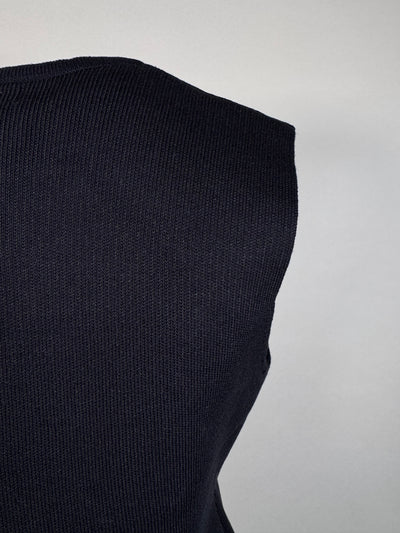 Strickweste Schwarz mit Schmuckknöpfen