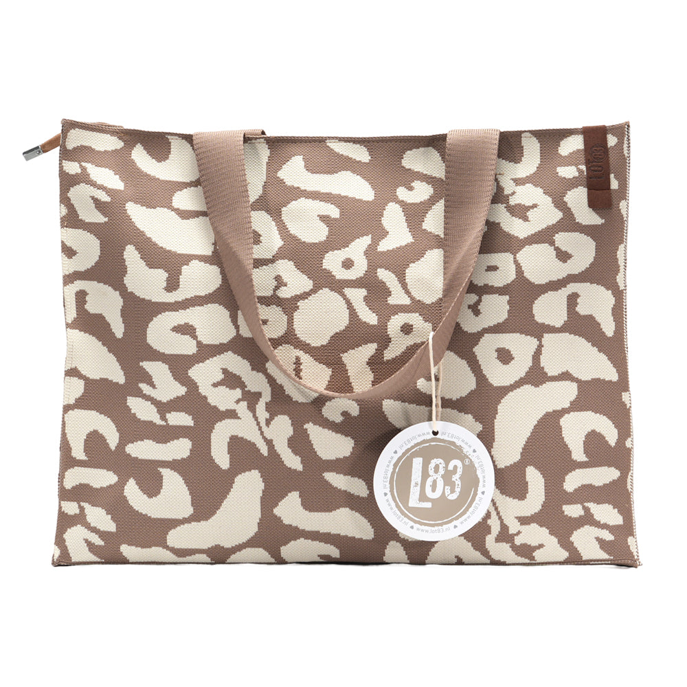 Lot83 Shopper Lara
