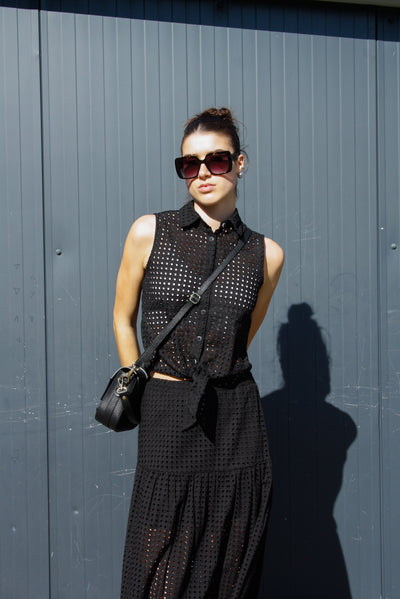 Anna‘s dress Affair Rock Lochstickerei