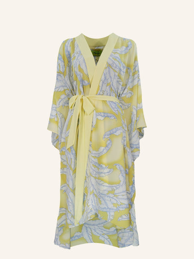 Be Mystique Seiden Kimono Jungle Yellow Willow mit Engelsflügel Paillette Weiß