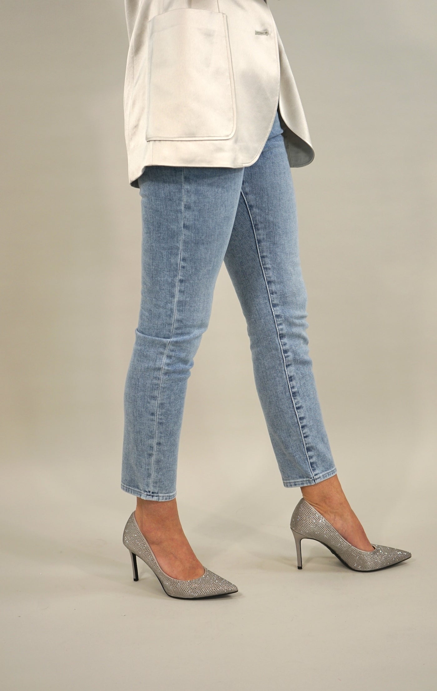AG Jeans Prima Crop Low Rise Cigarette