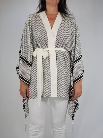 Be Mystique Seiden Kimono Desert Tribe Off-White Leopardenkopf aus Strass Short